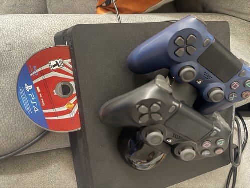 Ps4 with controllers - ps4, 2